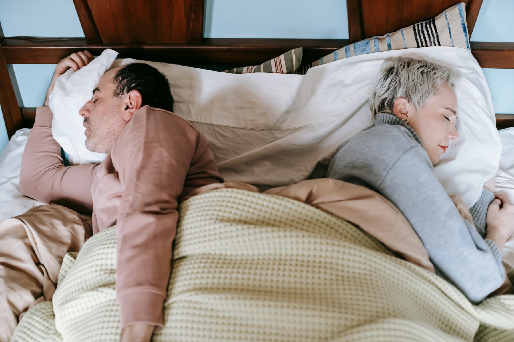 partner-snoring-how-to-cope.jpg